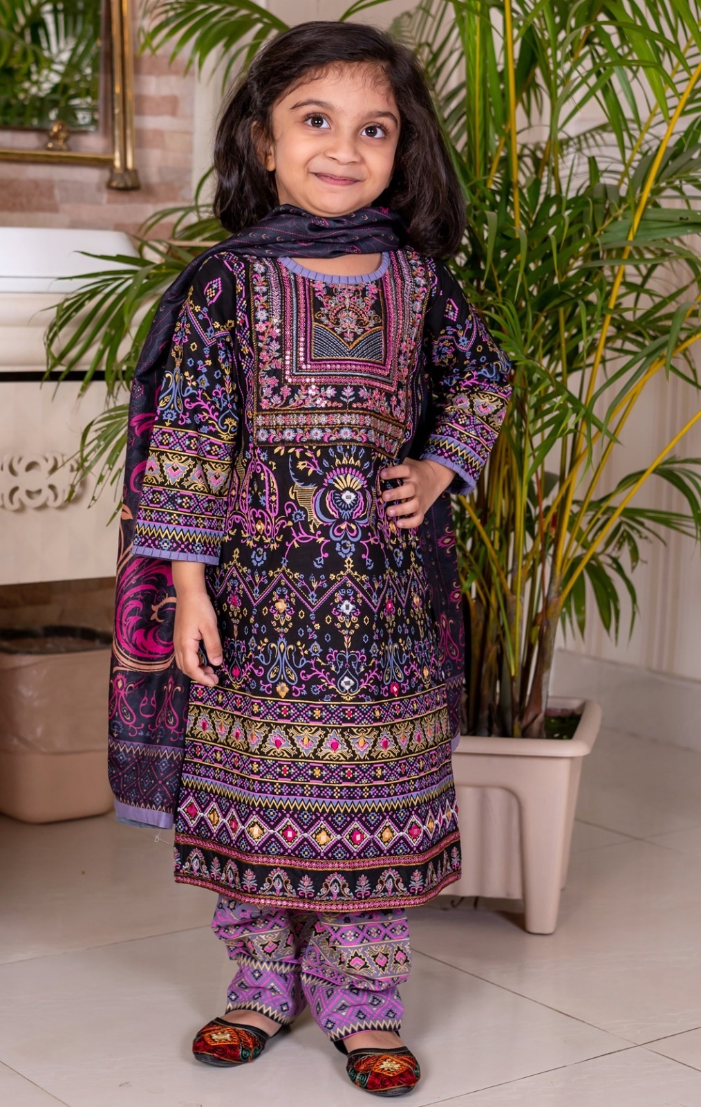 https://glazebd.com/product/doted-black-3-piece-set/